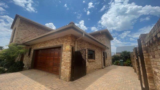 4 Bedroom Property for Sale in Mooivallei Park North West